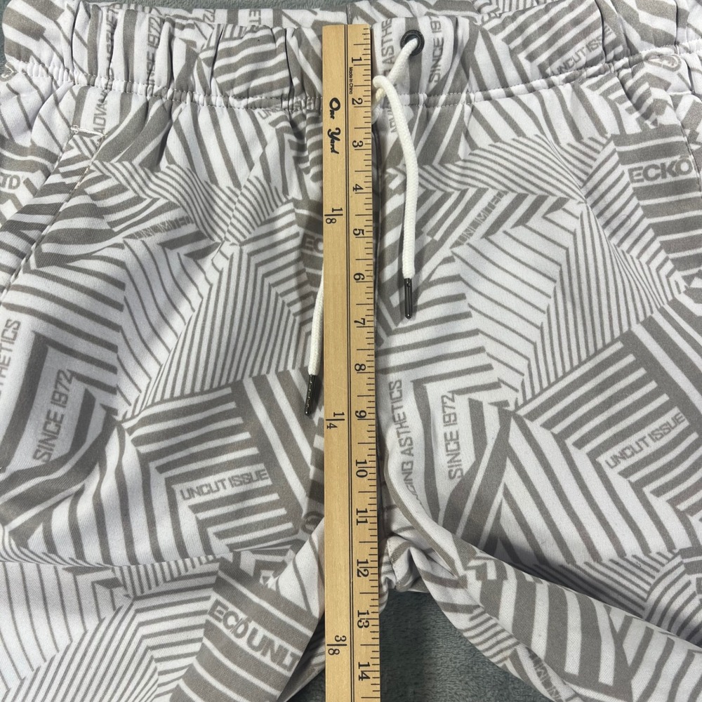Ecko Unltd Men Fleece Cargo Shorts White Grey Geometric Take Flight Large NWT - Picture 4 of 10